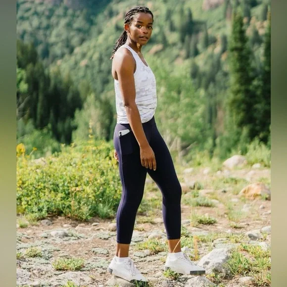 ZYIA Navy Pocket Brilliant Hi-Rise Capri 20” (8-10) NWT 5096 - Picture 5 of 14